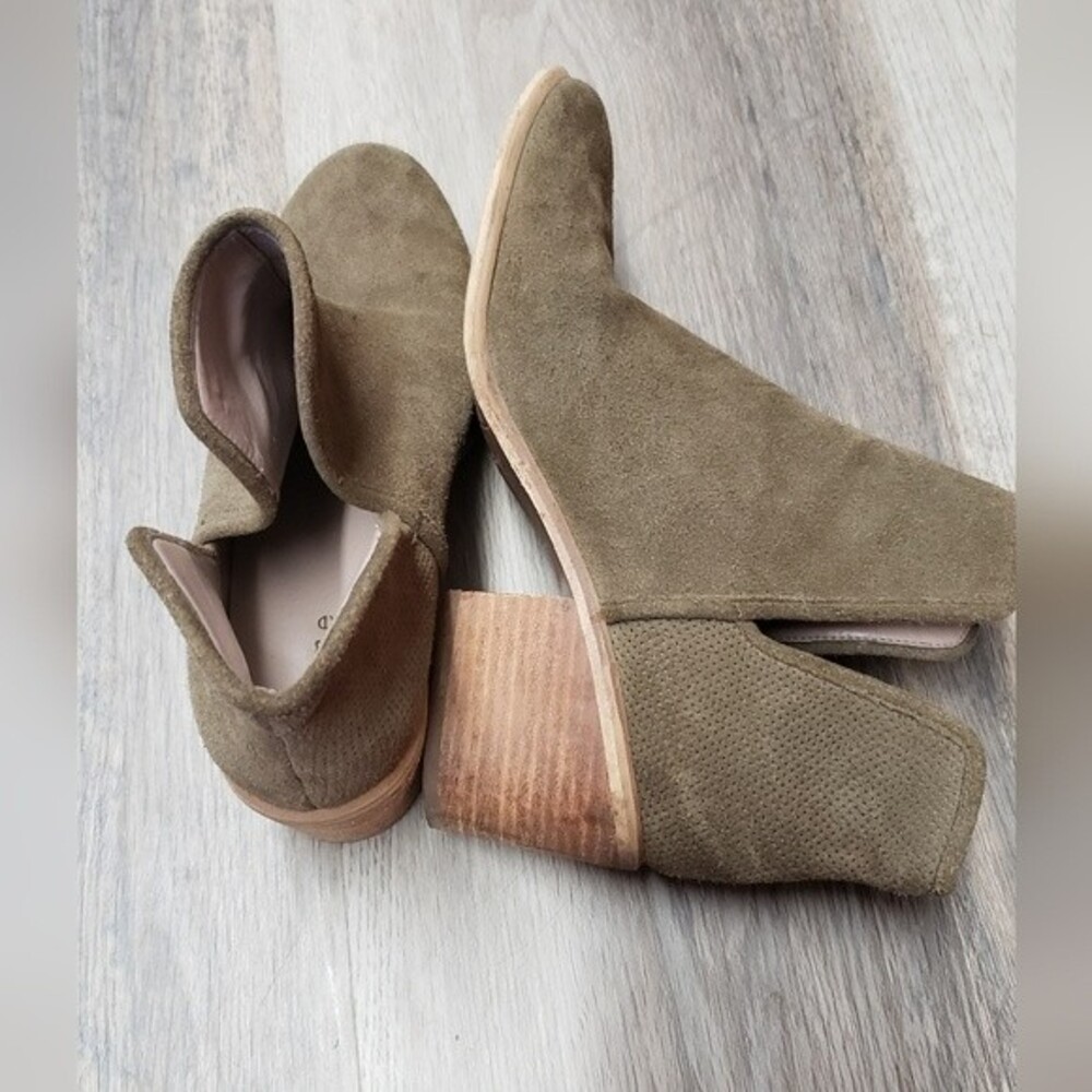 Hinge Olive Suede Booties size 7.5M - Picture 7 of 8